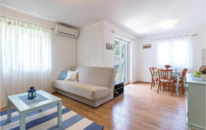 Gorgeous Apartment In Betiga With Kitchen